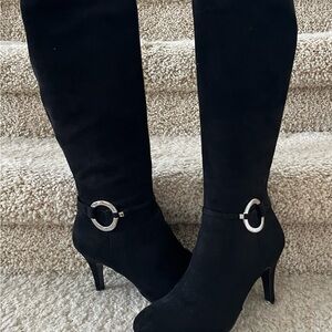 Elegant Black Knee-High Boots